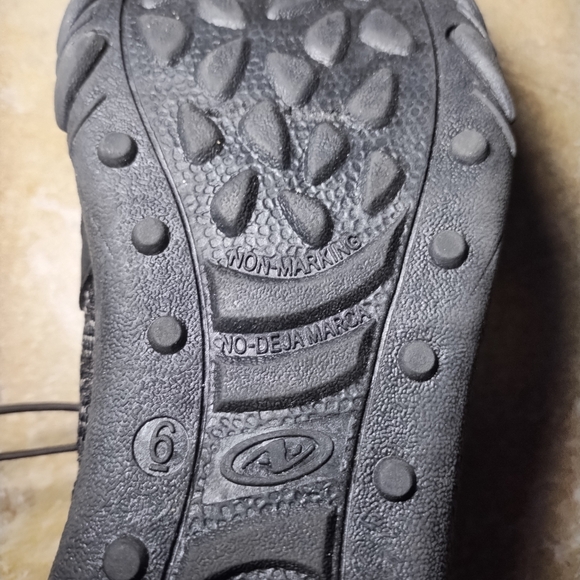 Athletic Works Women's Black & Purple Low Bungee Sneakers Size 6 - Picture 5 of 7